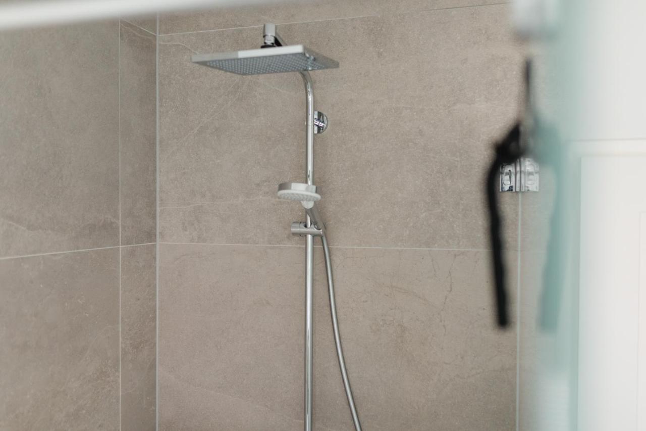 Kuesten Suite Sued - Seitliche Wasserlage, Terrasse, 70Qm Greetsiel Esterno foto